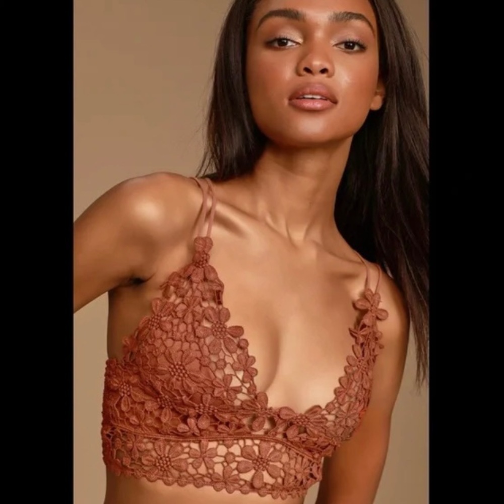 Free People Miss Dazie Bralette in Desert Flower Coral Orange Pink Lace NWT